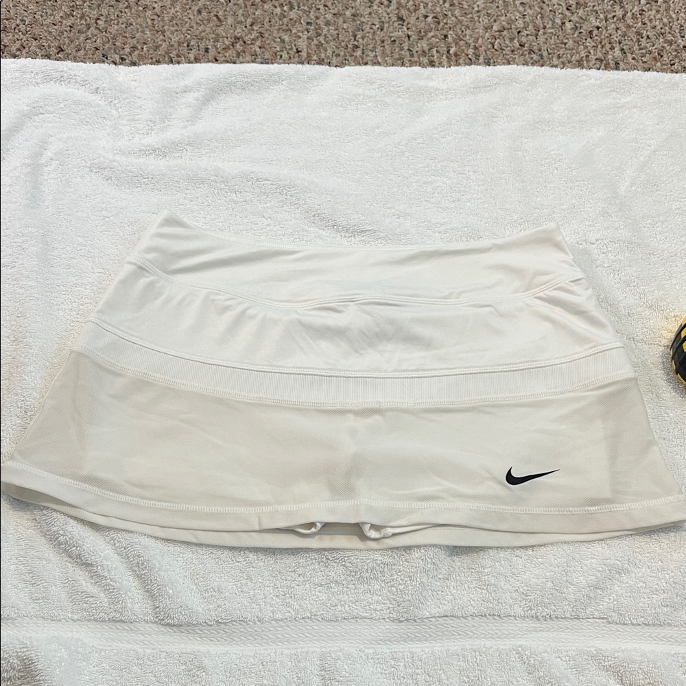 Nike Women's white dri fit tennis skirt